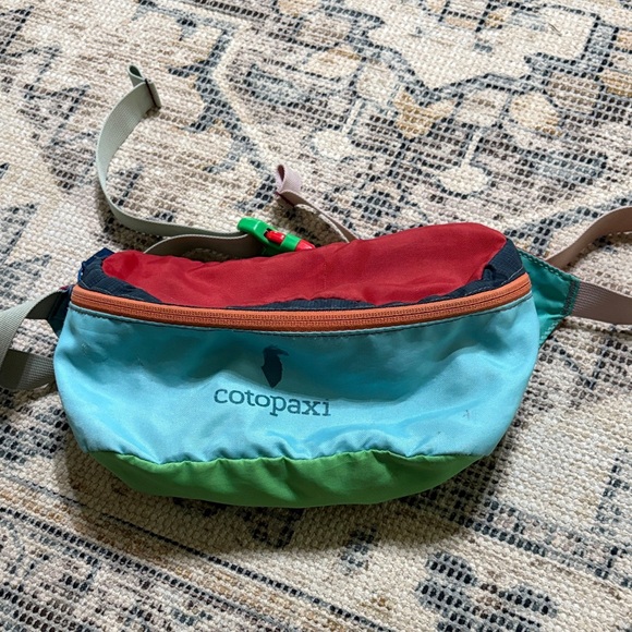 Cotopaxi body bag - Picture 1 of 4